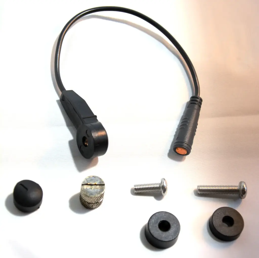 [UNISPEED3PINFEMALEJULET-25] Universele Speedsensor 3 pin vrouwelijk julet connector M8 kabel lengte 25cm
