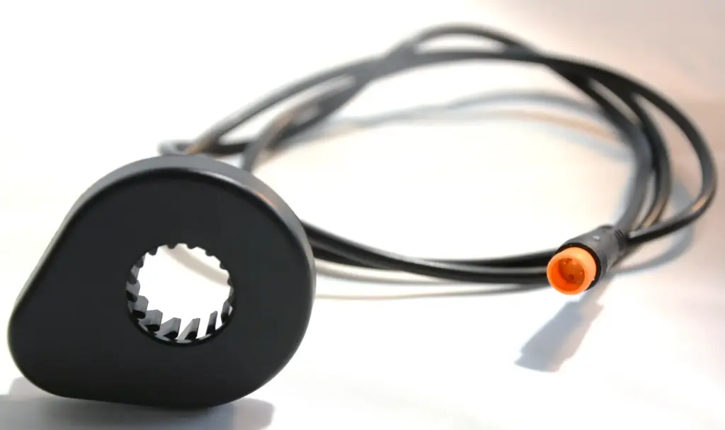 [EEMSPAS3PINJULET-90] Universele pedaalas rotatie PAS Sensor 3 pin, 12 pulsen, mannelijk M8 julet oranje kabel lengte 90cm