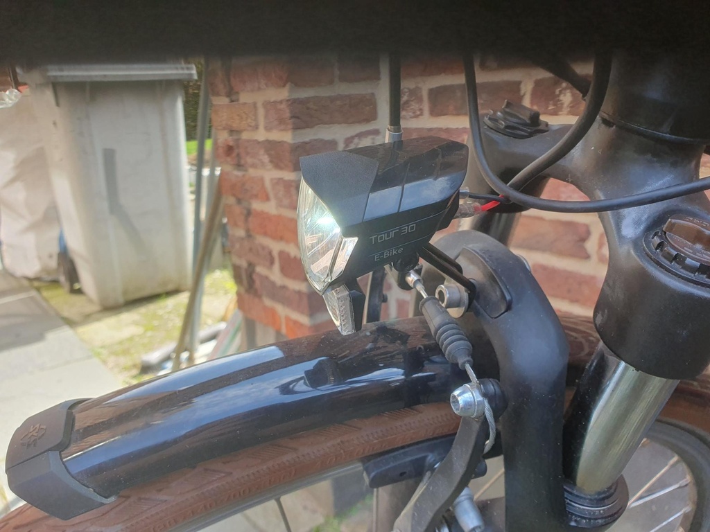 Ombouw Minerva ebike verlichting aansluiten op de hoofdbatterij 