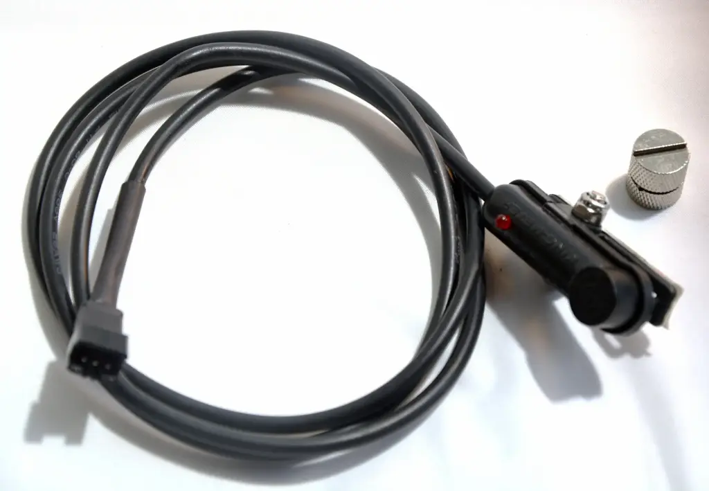 [KMSPEEDSENSOR1] Kingmeter speedsensor 3 pin sm connector mannelijk kabel lengte 90 cm