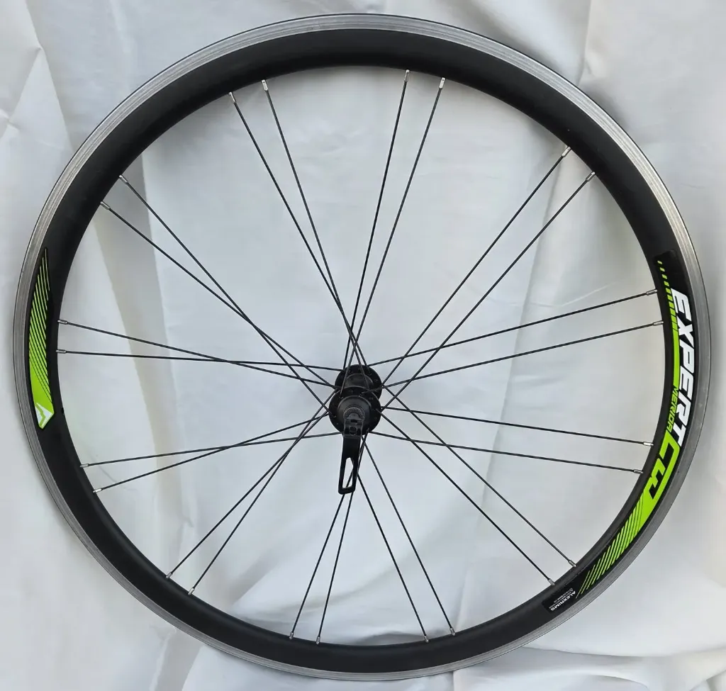 [WH200100] Voorwiel Merida Expert 28" 622-19C Zwart met snelsluiter