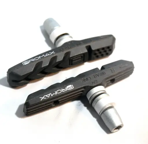 [PROMAXASYNCBRAKE1] Promax remblok set asymmetrische v-brake 70mm