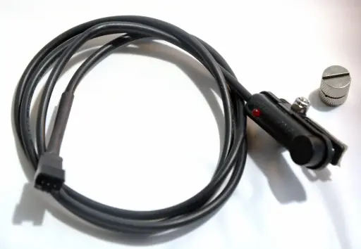 [KMSPEEDSENSOR1] Kingmeter speedsensor 3 pin sm connector mannelijk kabel lengte 90 cm
